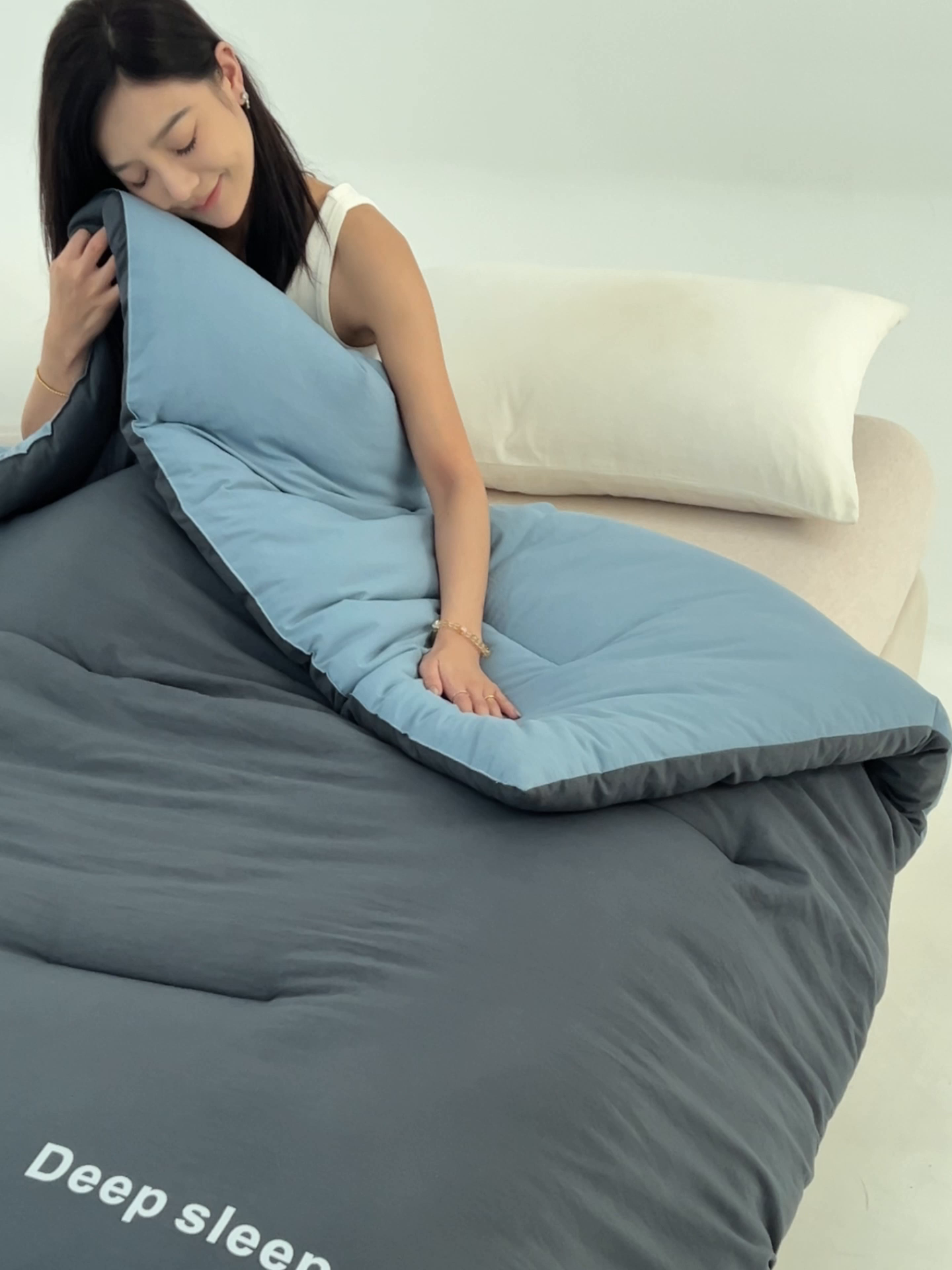 91家纺网 家纺一手货源 找家纺 闲鱼家纺 2025新款某朵同款深睡眠2.0冬被被子被芯 深灰+普鲁士蓝