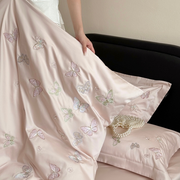 91家纺网 家纺一手货源 找家纺 鹿班家居2025年秋冬款100S长绒棉精密刺绣系列——温柔浅梦（标准会员-20元） 粉色