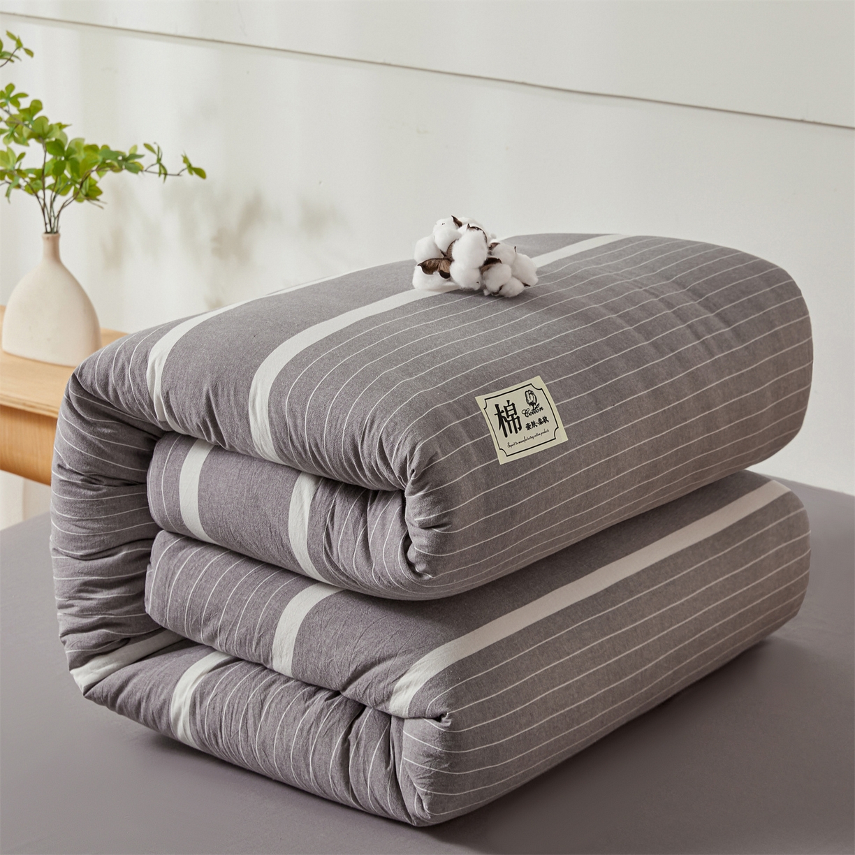 91家纺网 家纺一手货源 找家纺 晓时候 2025新款A类水洗棉可拆洗新疆棉花被冬被春秋被夏被四季被子被芯 灰细条