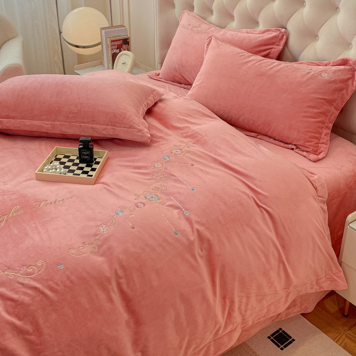 91家纺网 家纺一手货源 找家纺 （总）艺玲家纺 2025新款婴儿绒高端绣花四件套