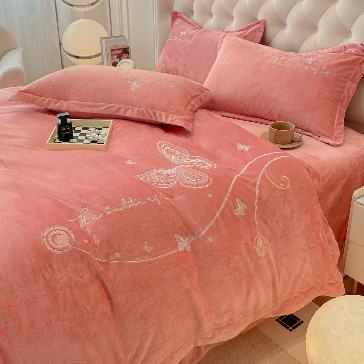 91家纺网 家纺一手货源 找家纺 （总）艺玲家纺 2025新款婴儿绒高端绣花四件套