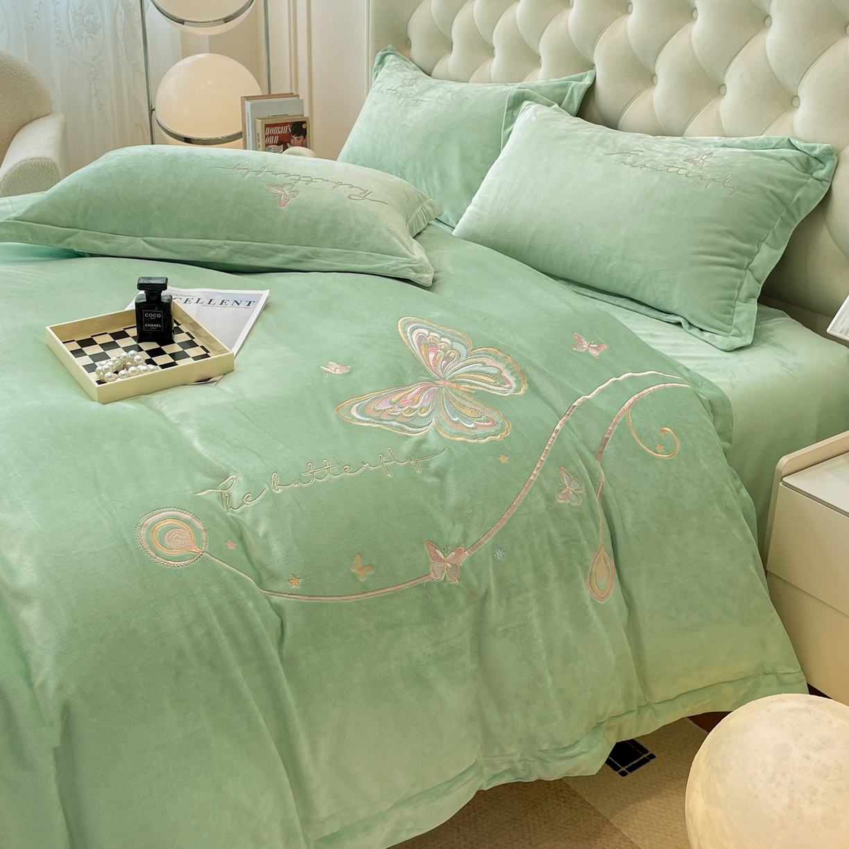 91家纺网 家纺一手货源 找家纺 艺玲 2023新款韩版澳绒床裙四件套 邂逅花海