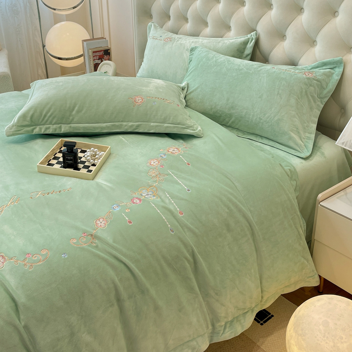 91家纺网 家纺一手货源 找家纺 （总）艺玲家纺 2025新款婴儿绒高端绣花四件套