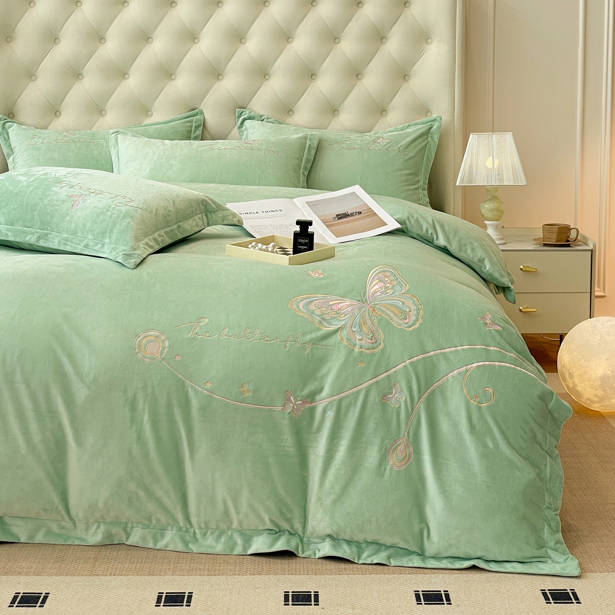 91家纺网 家纺一手货源 找家纺 艺玲家纺 2025新款婴儿绒高端绣花四件套 蝶舞-果绿