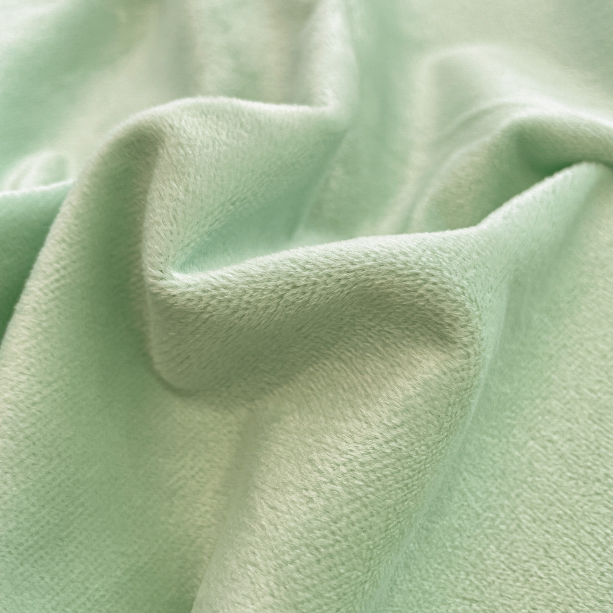 91家纺网 家纺一手货源 找家纺 艺玲家纺 2025新款婴儿绒高端绣花四件套 蝶舞-果绿