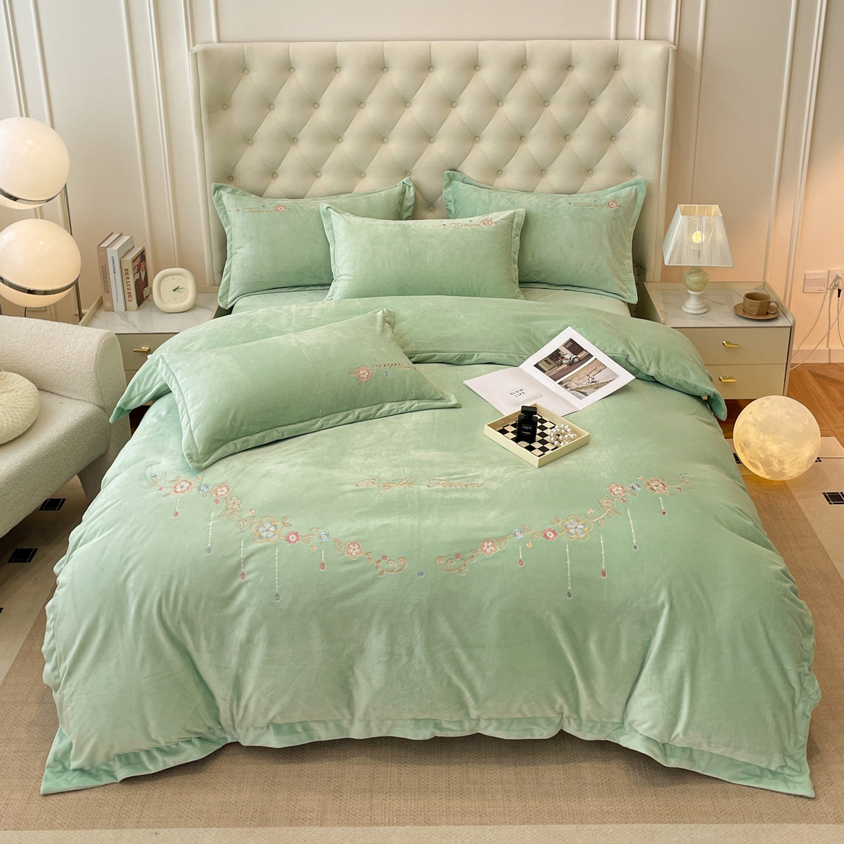 91家纺网 家纺一手货源 找家纺 艺玲家纺 2025新款婴儿绒高端绣花四件套 心动日记-果绿