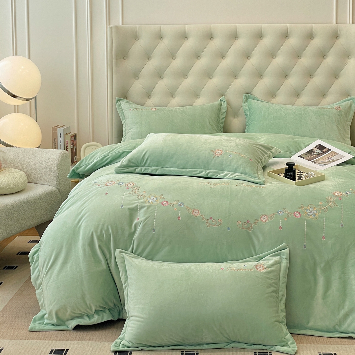 91家纺网 家纺一手货源 找家纺 艺玲家纺 2025新款婴儿绒高端绣花四件套 心动日记-果绿