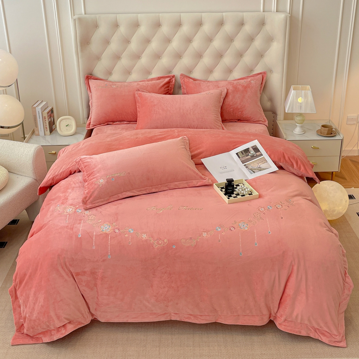 91家纺网 家纺一手货源 找家纺 艺玲家纺 2025新款婴儿绒高端绣花四件套 心动日记-玉色