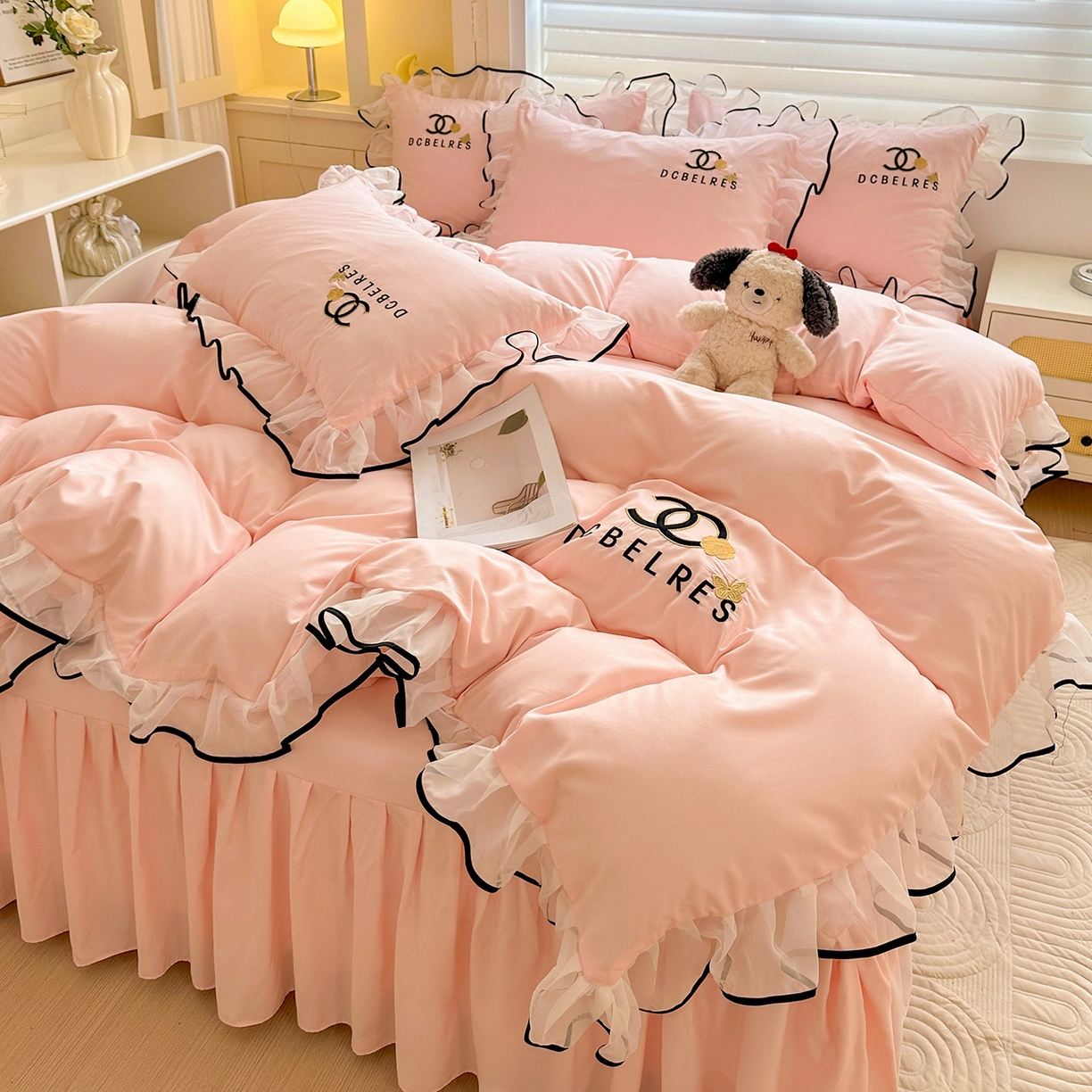 91家纺网 家纺一手货源 找家纺 艺玲 2023新款韩版澳绒床裙四件套 邂逅花海