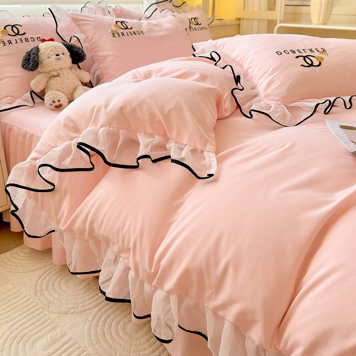 91家纺网 家纺一手货源 找家纺 （总）艺玲家纺 2025新款韩版亲肤水洗棉刺绣花边床裙四件套