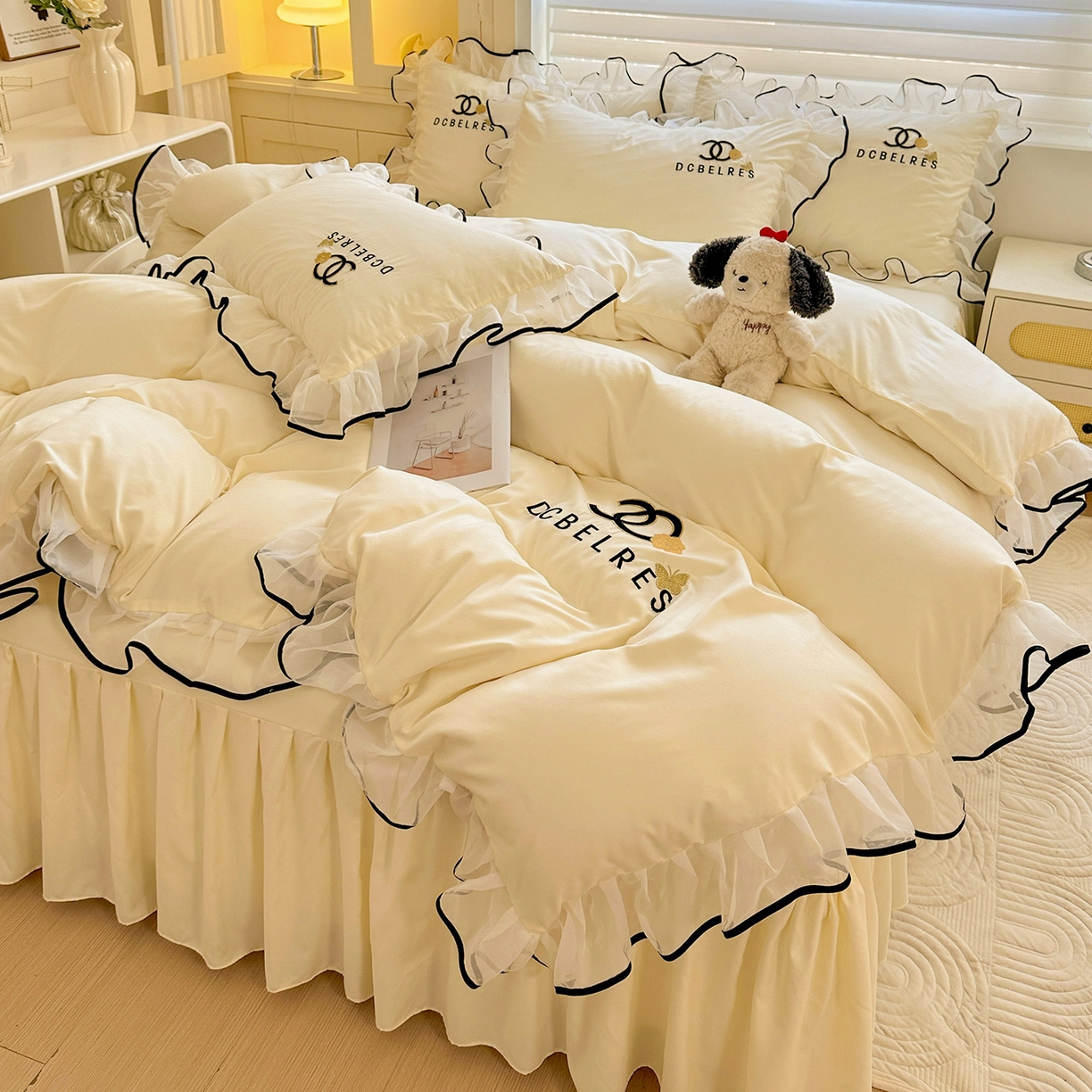 91家纺网 家纺一手货源 找家纺 （总）艺玲家纺 2025新款韩版亲肤水洗棉刺绣花边床裙四件套