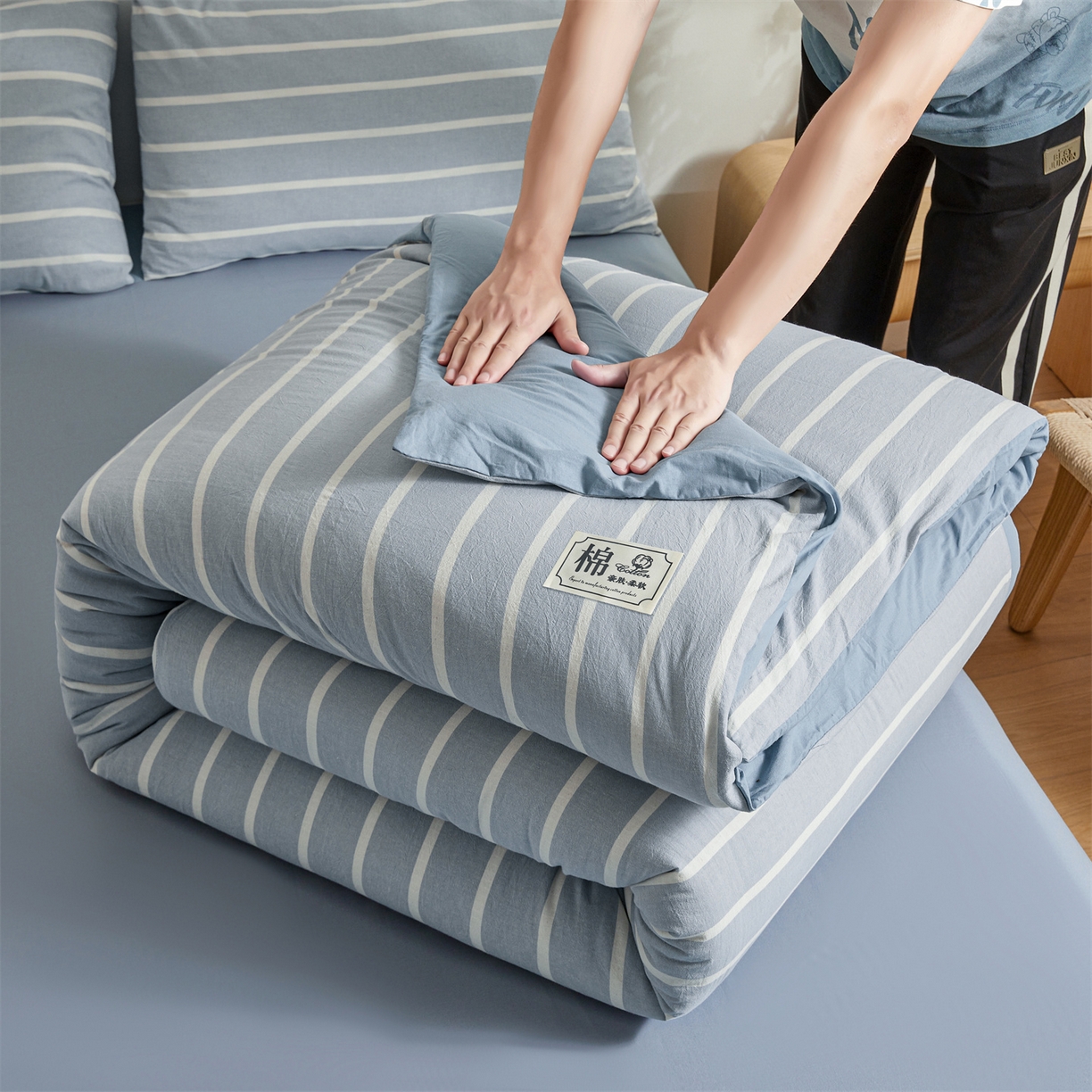 91家纺网 家纺一手货源 找家纺 晓时候 2025新款A类水洗棉可拆洗新疆棉花被冬被春秋被夏被四季被子被芯 蓝条纹