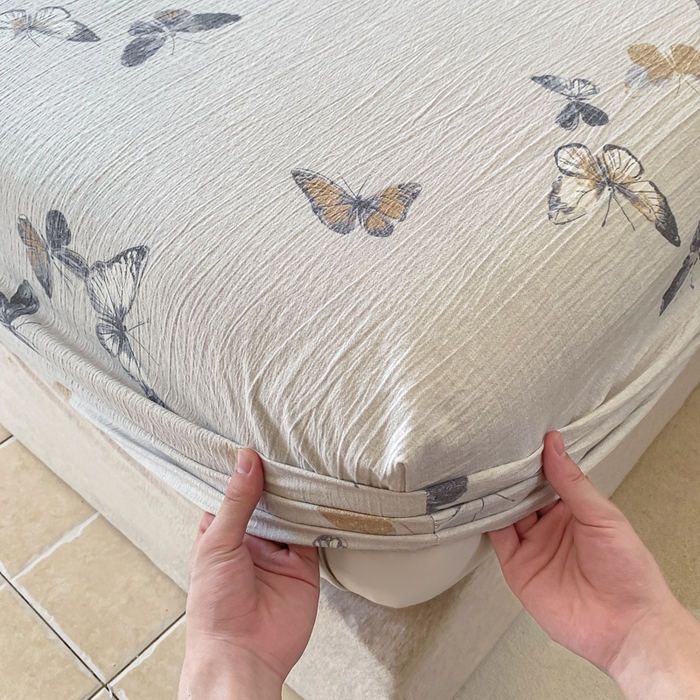 91家纺网 家纺一手货源 找家纺 康纳利 2025新款加厚亚麻皱皱纱床笠单床笠床笠单品 蝶舞