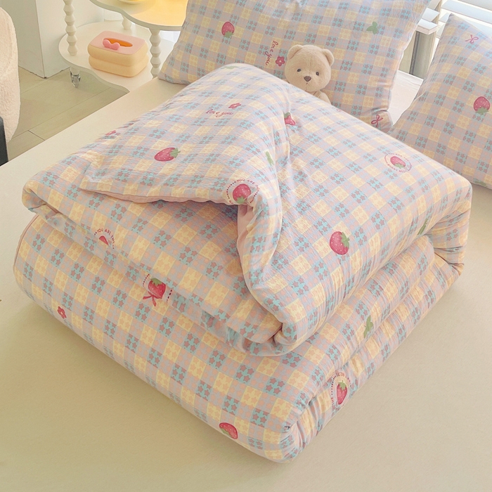 91家纺网 家纺一手货源 找家纺 2025新款双层纱可拆洗棉花被 莓天开心