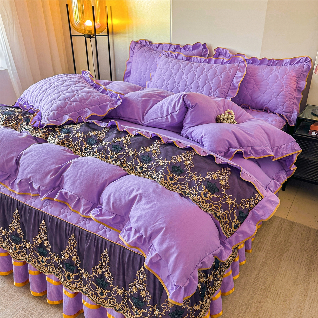 91家纺网 家纺一手货源 找家纺 屹成家纺 2025新款水洗棉床裙款四件套-倾城 倾城-浅紫