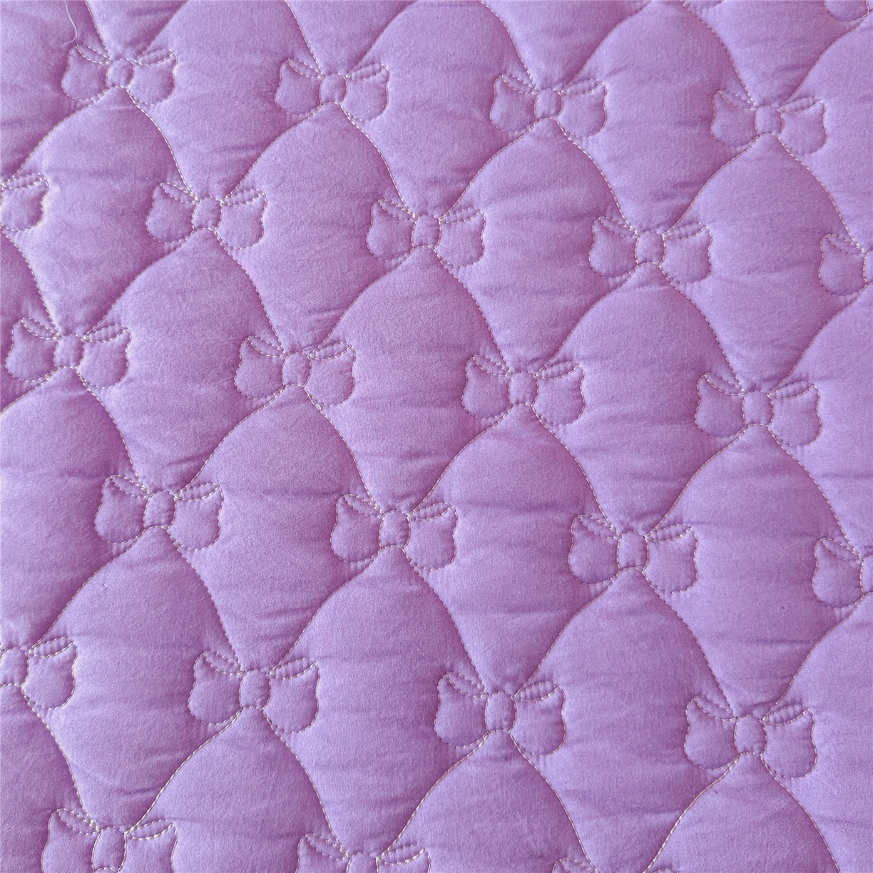 91家纺网 家纺一手货源 找家纺 屹成家纺 2025新款水洗棉床裙款四件套-倾城 倾城-浅紫