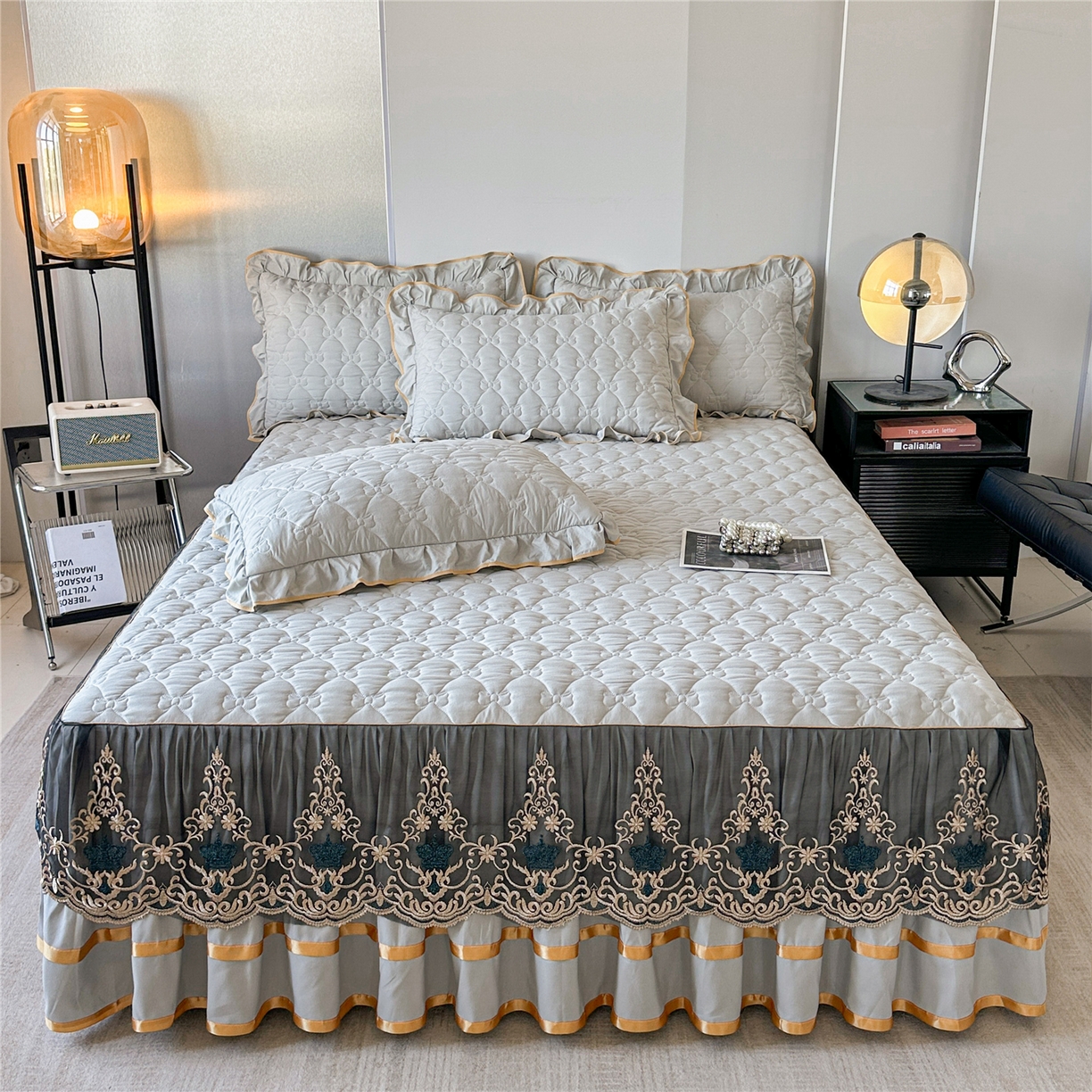 91家纺网 家纺一手货源 找家纺 屹成家纺 2025新款水洗棉床裙款四件套-倾城 倾城-银灰