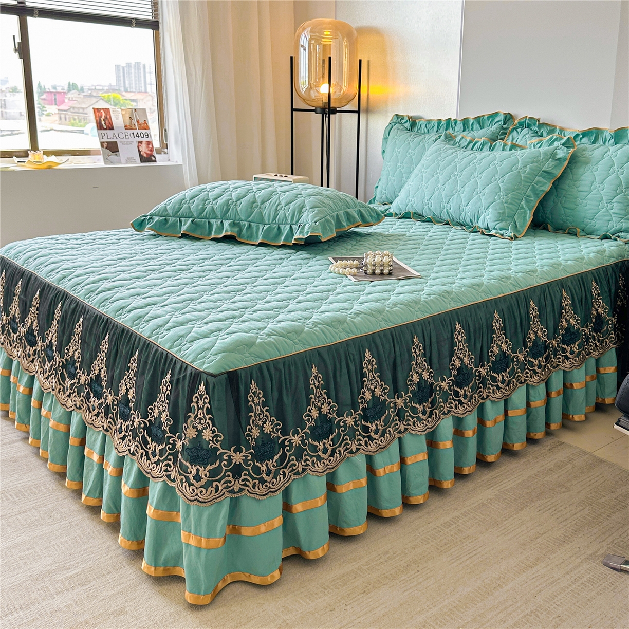 91家纺网 家纺一手货源 找家纺 屹成家纺 2025新款水洗棉床裙款四件套-倾城 倾城-橄榄绿