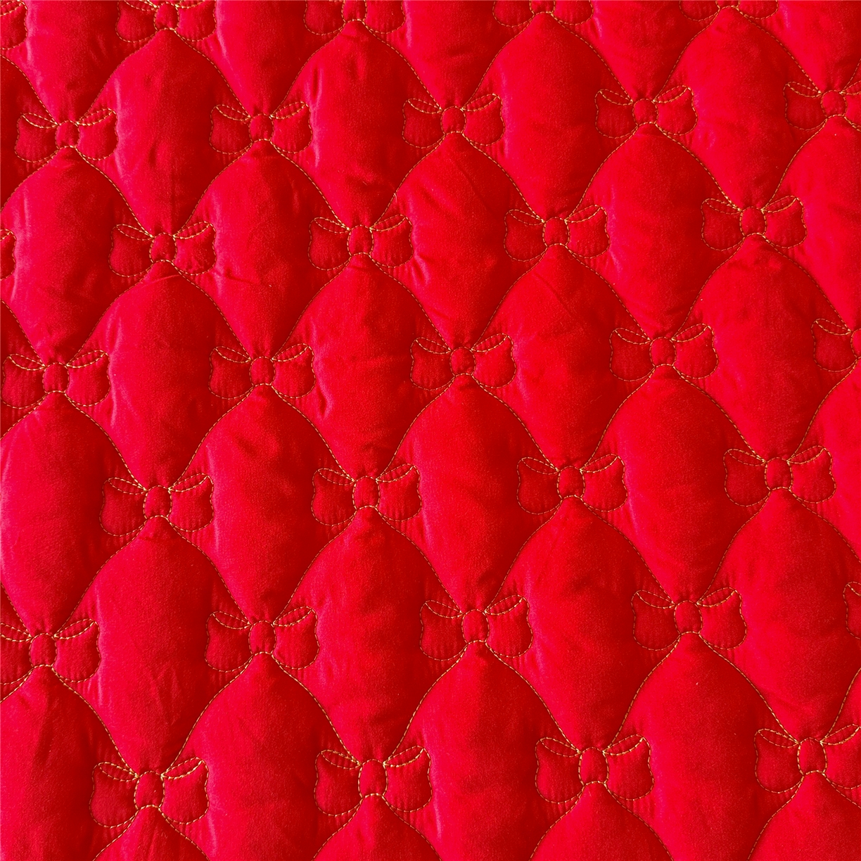 91家纺网 家纺一手货源 找家纺 屹成家纺 2025新款水洗棉床裙款四件套-倾城 倾城-大红