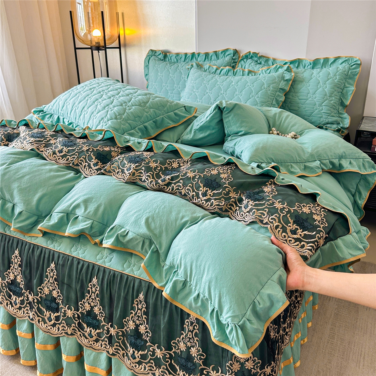 屹成家纺 2025新款水洗棉床裙款四件套-倾城 倾城-橄榄绿