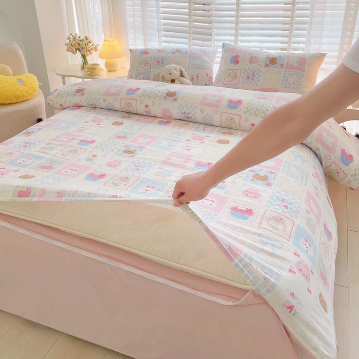 91家纺网 家纺一手货源 找家纺 2025新款双层纱可拆洗棉花被 几何童话