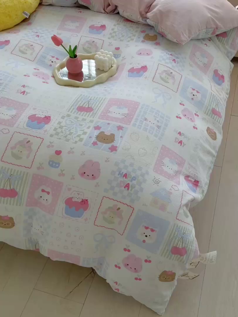 91家纺网 家纺一手货源 找家纺 2025新款双层纱可拆洗棉花被 几何童话