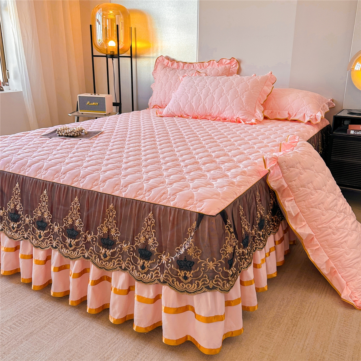 91家纺网 家纺一手货源 找家纺 屹成家纺 2025新款水洗棉单床裙 床裙单件-倾城 倾城-粉玉