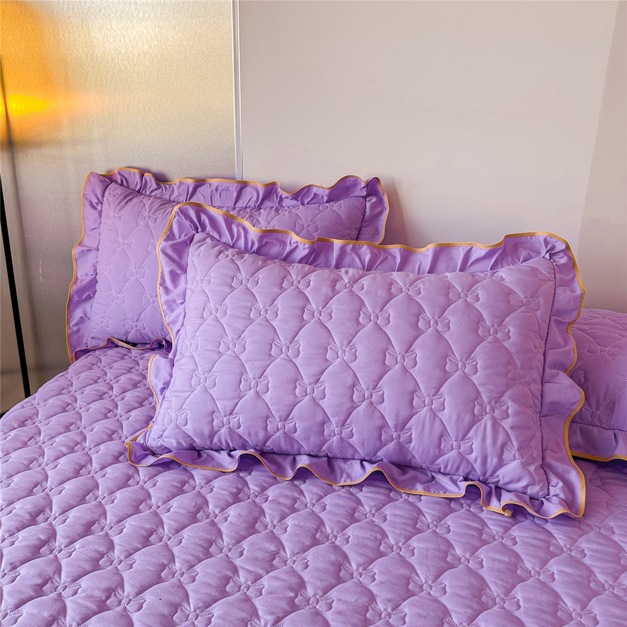 91家纺网 家纺一手货源 找家纺 屹成家纺 2025新款水洗棉单床裙 床裙单件-倾城 倾城-浅紫