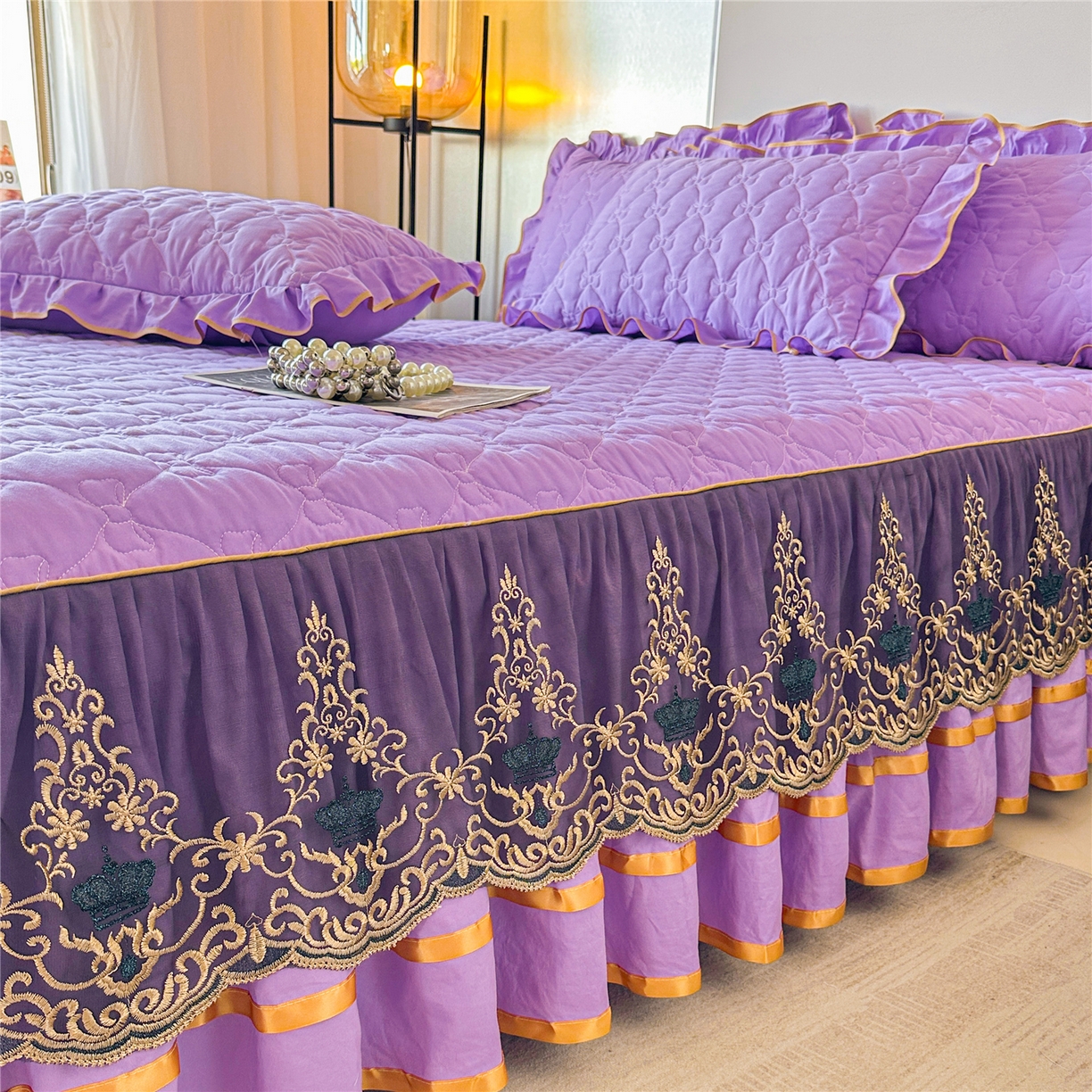 91家纺网 家纺一手货源 找家纺 屹成家纺 2025新款水洗棉单床裙 床裙单件-倾城 倾城-浅紫