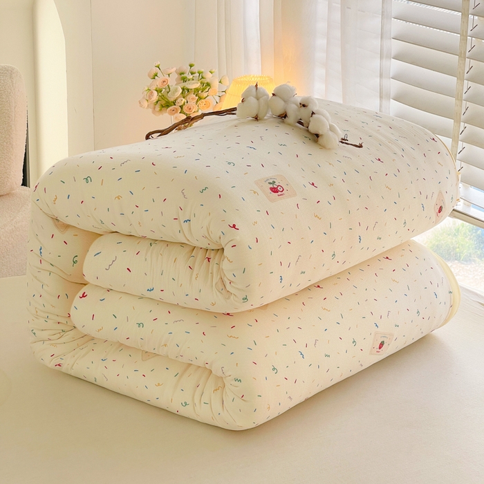 91家纺网 家纺一手货源 找家纺 2025新款双层纱可拆洗棉花被 樱桃点点