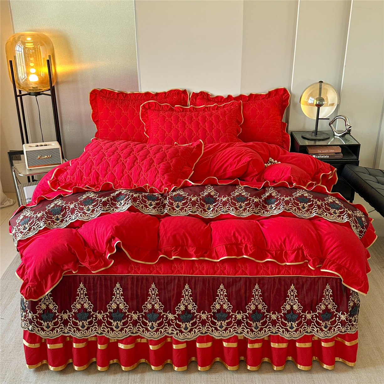 91家纺网 家纺一手货源 找家纺 屹成家纺 2025新款水洗棉单床裙 床裙单件-倾城 倾城-大红