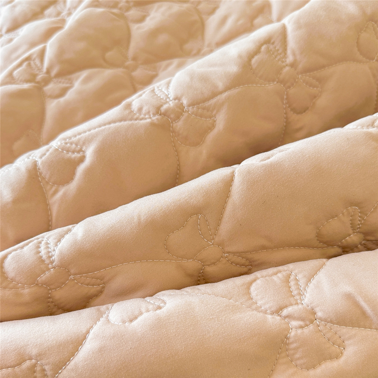 91家纺网 家纺一手货源 找家纺 屹成家纺 2025新款水洗棉单床裙 床裙单件-倾城 倾城-卡其