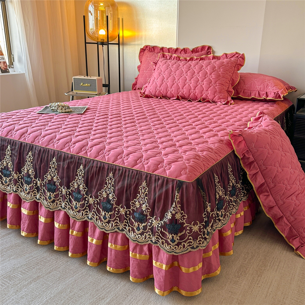 91家纺网 家纺一手货源 找家纺 屹成家纺 2025新款水洗棉单床裙 床裙单件-倾城 倾城-豆沙