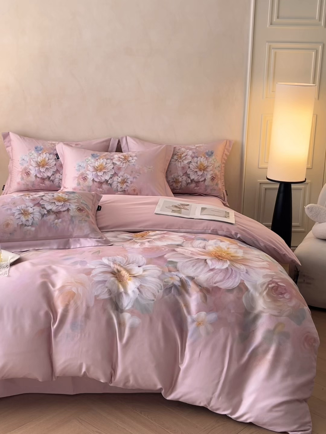 91家纺网 家纺一手货源 找家纺 禾时 2025新款全棉纯棉大版磨毛数码印花四件套(32x21磨毛） 花颜悦色（粉）