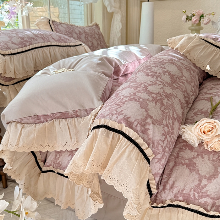 91家纺网 家纺一手货源 找家纺 巧玲珑 2025新款法式蕾丝印花60支进口长绒棉四件套 花浅语-豆沙