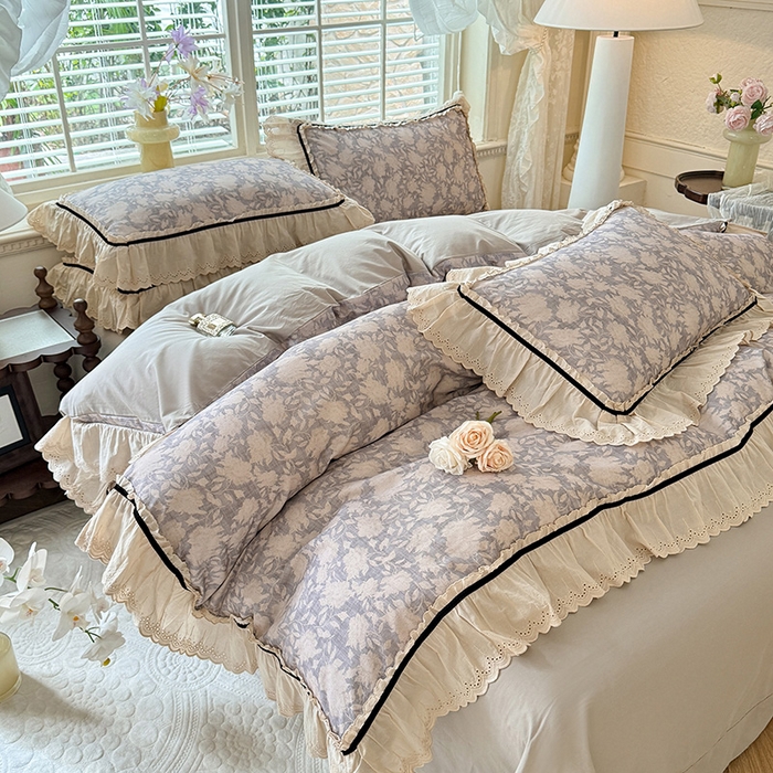 91家纺网 家纺一手货源 找家纺 巧玲珑 2025新款法式蕾丝印花60支进口长绒棉四件套 花浅语-灰