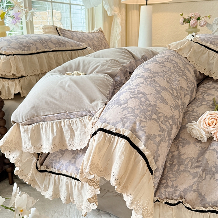 91家纺网 家纺一手货源 找家纺 巧玲珑 2025新款法式蕾丝印花60支进口长绒棉四件套 花浅语-灰