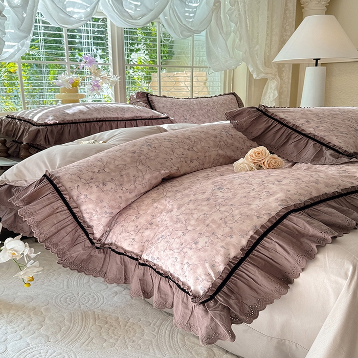 91家纺网 家纺一手货源 找家纺 巧玲珑 2025新款法式蕾丝印花60支进口长绒棉四件套 花溪-豆沙