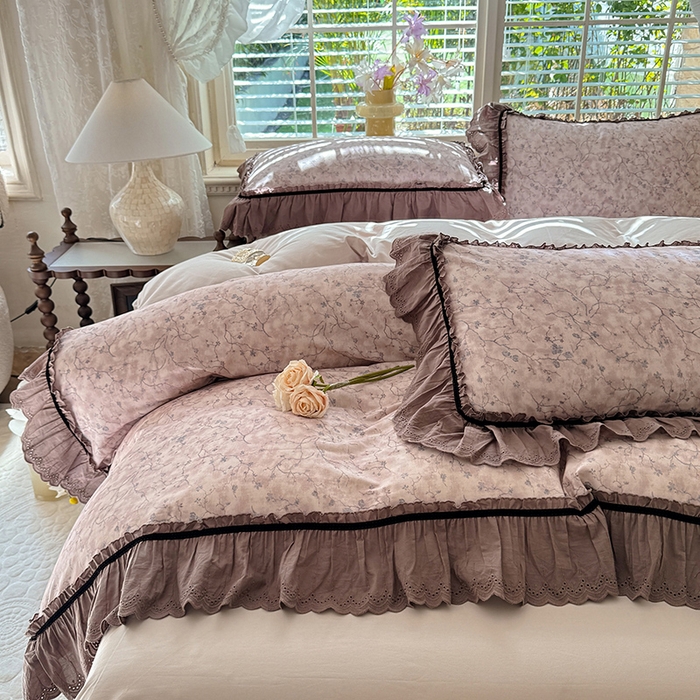 91家纺网 家纺一手货源 找家纺 巧玲珑 2025新款法式蕾丝印花60支进口长绒棉四件套 花溪-豆沙