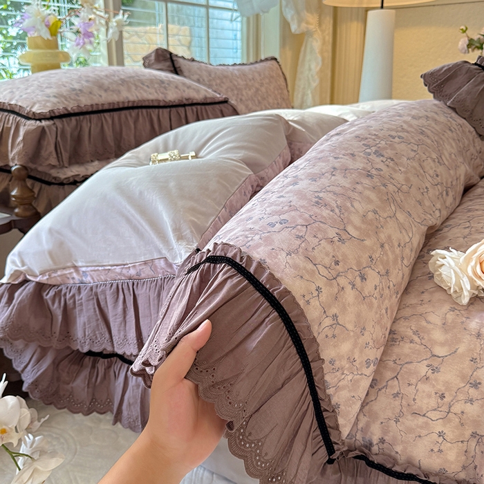 91家纺网 家纺一手货源 找家纺 巧玲珑 2025新款法式蕾丝印花60支进口长绒棉四件套 花溪-豆沙