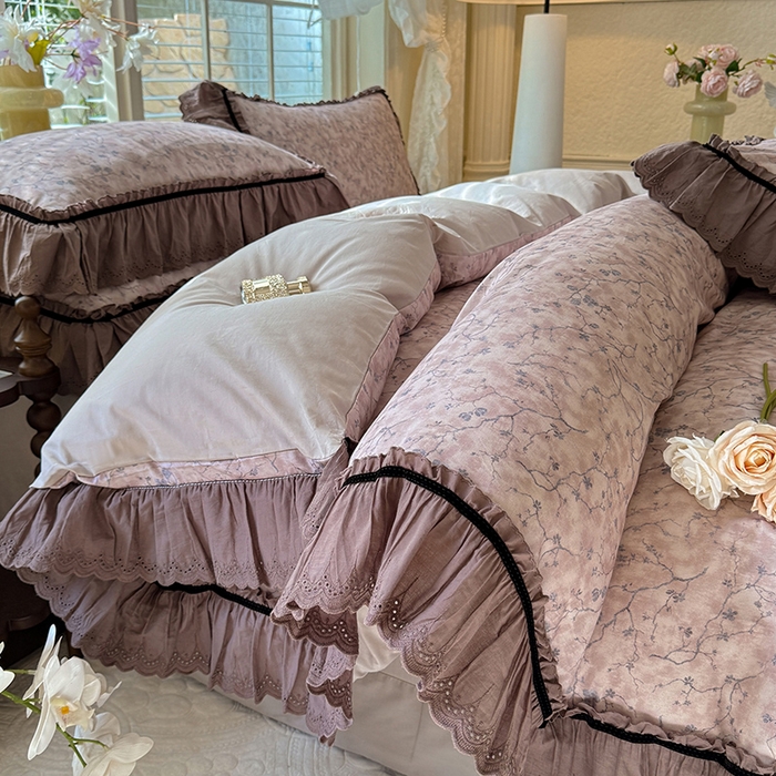 91家纺网 家纺一手货源 找家纺 巧玲珑 2025新款法式蕾丝印花60支进口长绒棉四件套 花溪-豆沙