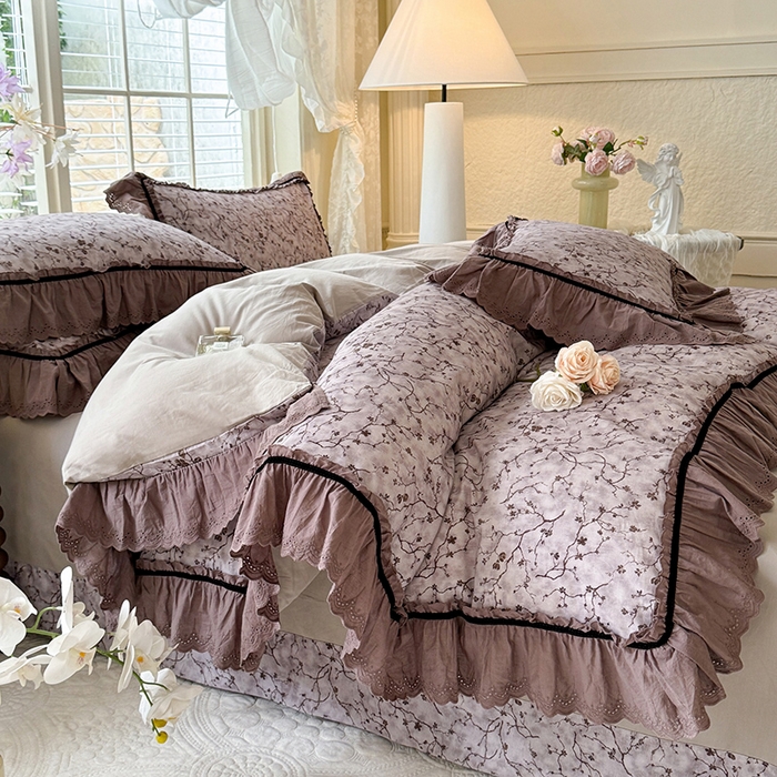 91家纺网 家纺一手货源 找家纺 巧玲珑 2025新款法式蕾丝印花60支进口长绒棉四件套 花溪-灰