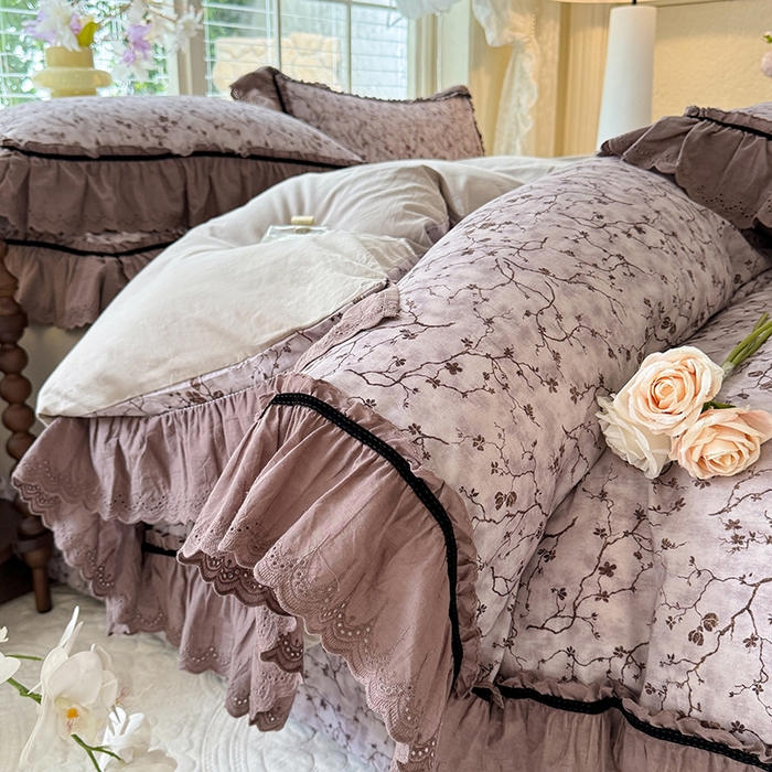 91家纺网 家纺一手货源 找家纺 巧玲珑 2025新款法式蕾丝印花60支进口长绒棉四件套 花溪-灰