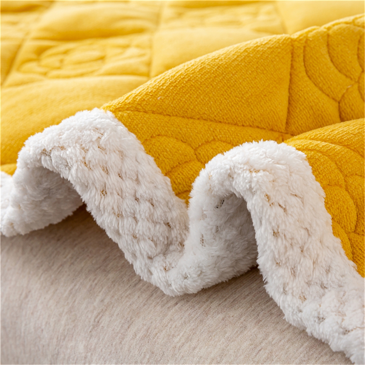 91家纺网 家纺一手货源 找家纺 正邦家纺 2025新款学生宿舍上下铺牛奶绒刺绣玫瑰花夹棉床垫床护垫床褥子 芒果黄