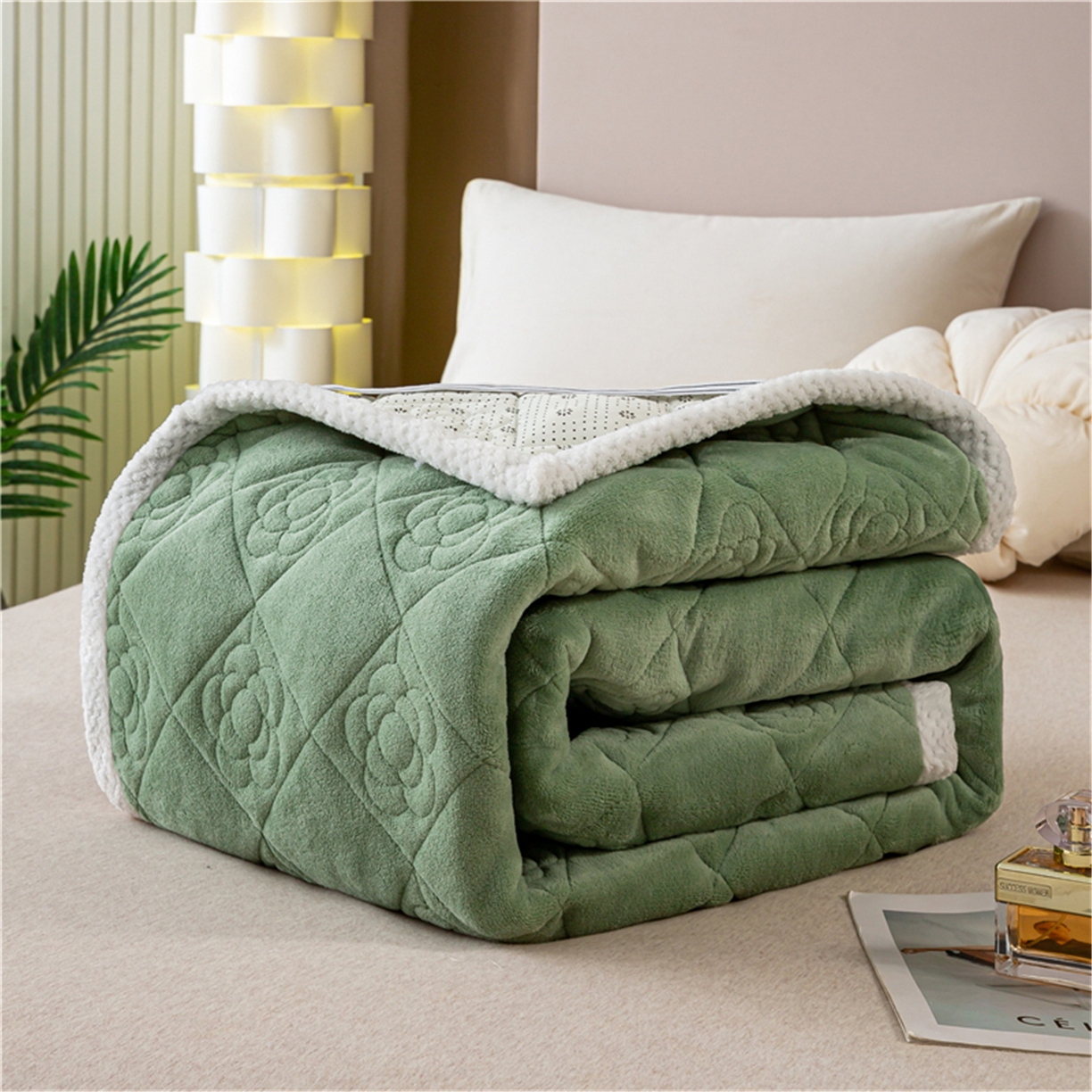 91家纺网 家纺一手货源 找家纺 正邦家纺 2025新款学生宿舍上下铺牛奶绒刺绣玫瑰花夹棉床垫床护垫床褥子 竹绿