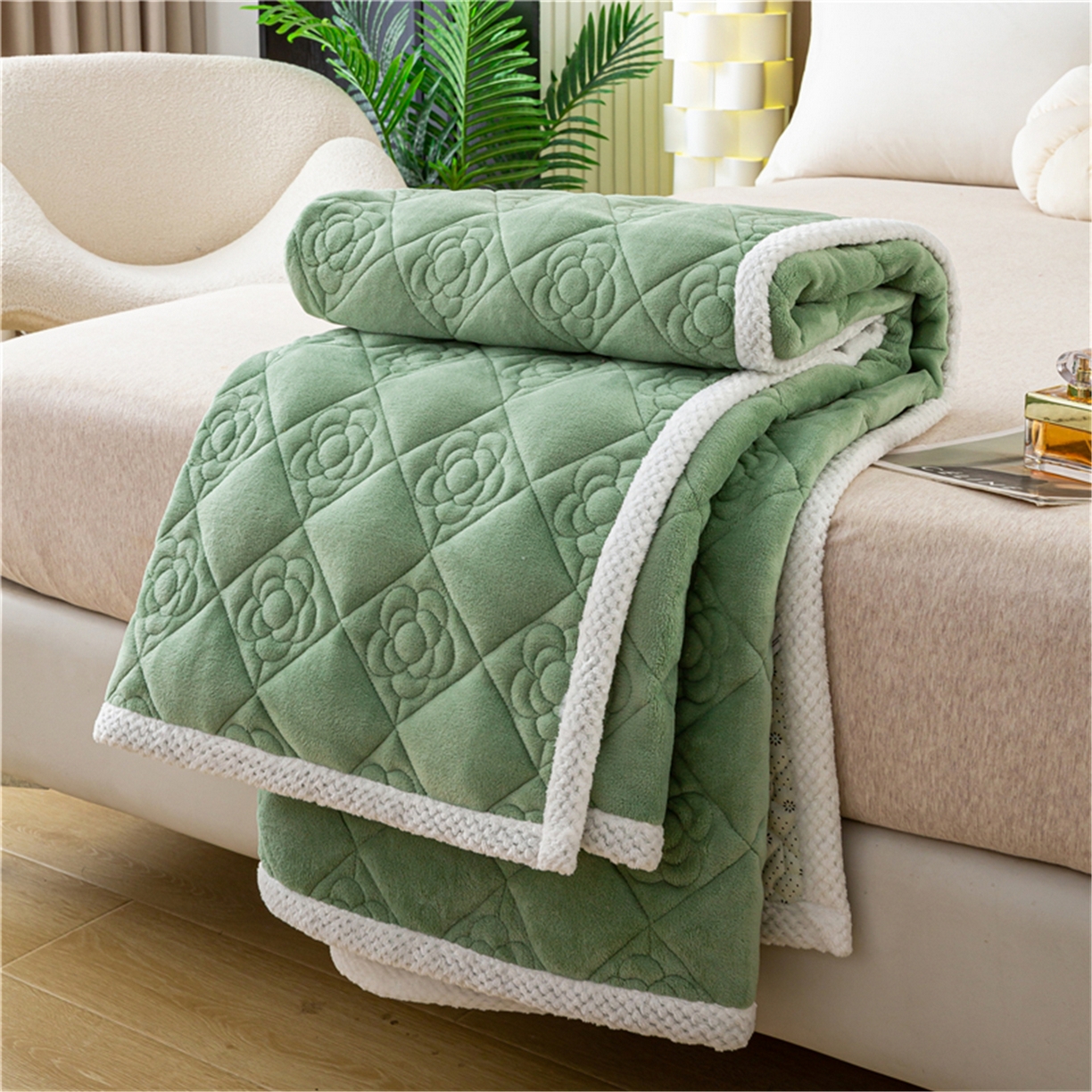 91家纺网 家纺一手货源 找家纺 正邦家纺 2025新款学生宿舍上下铺牛奶绒刺绣玫瑰花夹棉床垫床护垫床褥子 竹绿