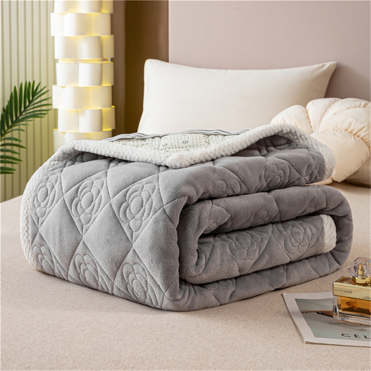 91家纺网 家纺一手货源 找家纺 正邦家纺 2025新款学生宿舍上下铺牛奶绒刺绣玫瑰花夹棉床垫床护垫床褥子 淡雅灰