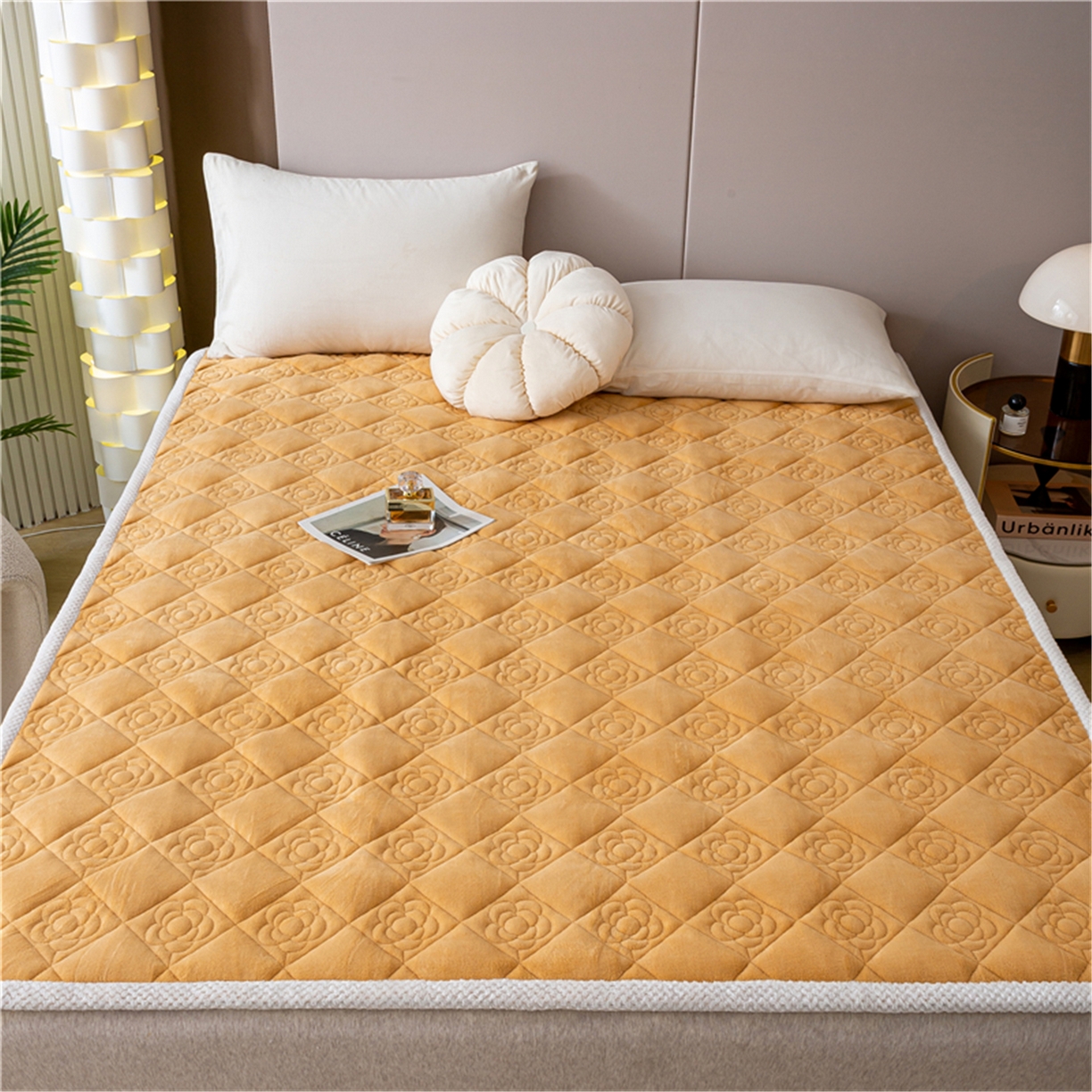 91家纺网 家纺一手货源 找家纺 正邦家纺 2025新款学生宿舍上下铺牛奶绒刺绣玫瑰花夹棉床垫床护垫床褥子 浅卡其