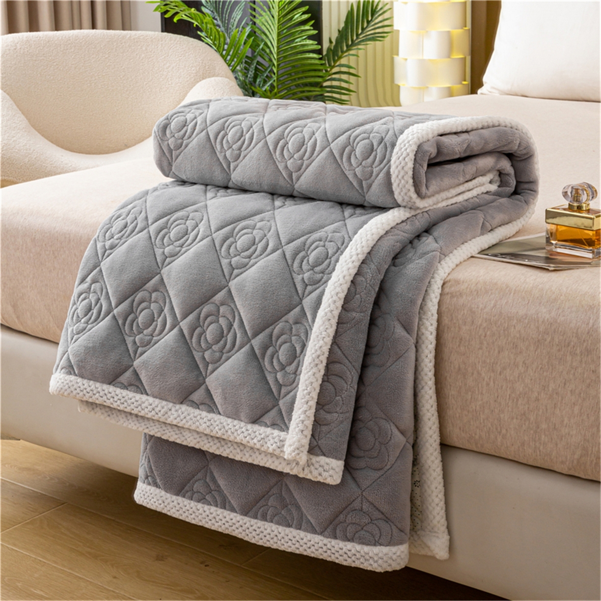 91家纺网 家纺一手货源 找家纺 正邦家纺 2025新款学生宿舍上下铺牛奶绒刺绣玫瑰花夹棉床垫床护垫床褥子 淡雅灰