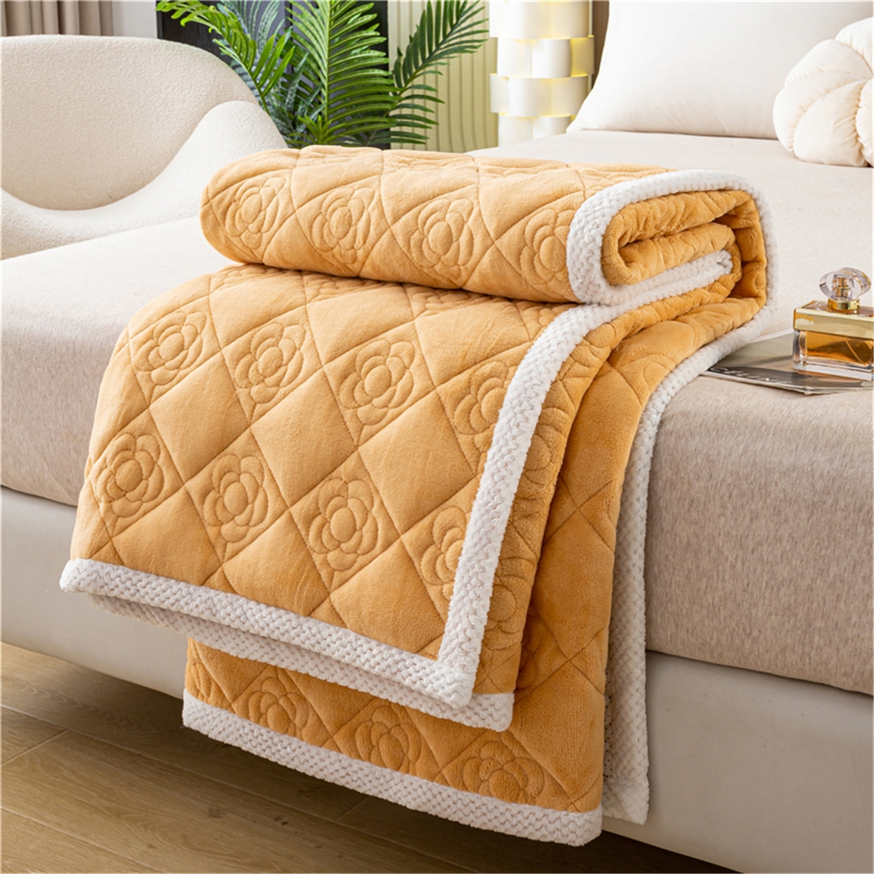 91家纺网 家纺一手货源 找家纺 正邦家纺 2025新款学生宿舍上下铺牛奶绒刺绣玫瑰花夹棉床垫床护垫床褥子 浅卡其